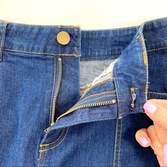 Forever 21 jean  skirt, mini length, with raw hem - Picture 7 of 9